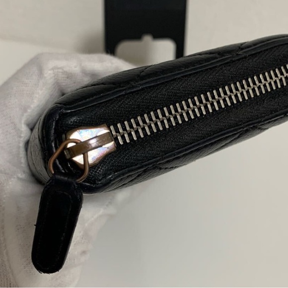 CHANEL LONG ZIP WALLET CC LOGO CAVIAR SKIN WITH CERTIFICATE OF AUTHENTICITY - Picture 4 of 14